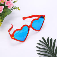 Lunettes de fête en plastique surdimensionnées en forme de coeur Disco Funny Jumbo Supplies