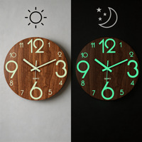 Harga Pabrik Jam Dinding Kayu MDF Bulat 30cm Menyala dalam Gelap, Mesin Quartz Senyap, Permukaan Anti-kabut, Desain Modern, Jarum Penunjuk Waktu