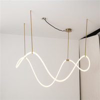 Lampes suspendues en fer dorées contemporaines orientales 60W LED Lustre blanc chaud Couverture en gel de silice Montage en surface pour la maison et le bureau