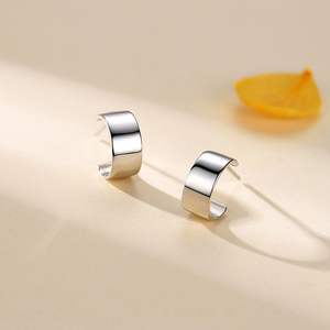 Boucles d'oreilles clous en argent sterling S925 en forme de C, version cuivre personnalisable, minimalistes, simples et élégantes pour femmes, pour un usage quotidien - Product Image 3