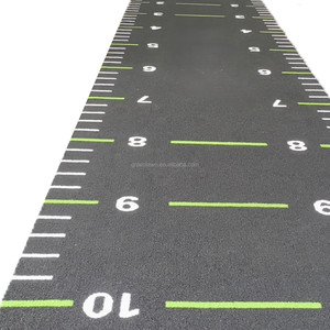 Gazon artificiel pour salle de sport HYROX sur mesure, 2 m de large, vert/noir/rouge, pour fitness et sports d'intérieur. - Product Image 4