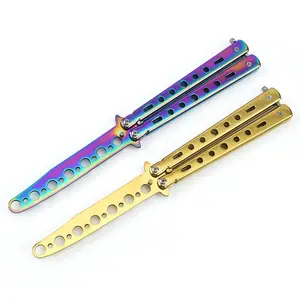 K380 रंगीन टाइटेनियम foldable स्टेनलेस स्टील कंघी हस्तनिर्मित केश विन्यास तितली चाकू हज्जाम की दुकान चाकू कंघी अभ्यास उपकरण