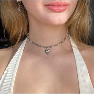 Collar con colgante de amor de acero inoxidable, cadena de cuentas con forma de corazón, gargantilla para mujer, estilo fresco y dulce, verano 2024 - Product Image 1