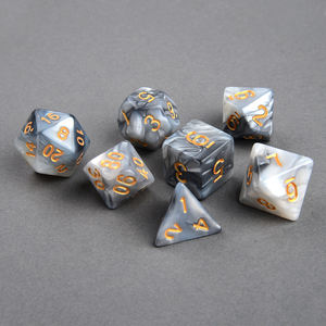 회색과 흰색 대리석 주사위 세트 RPG 다면체 사용자 정의 표면 황금 숫자 주사위 테이블 탑 게임 새겨진 주사위 - Product Image 1