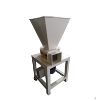 Machine verticale de broyage de mousse de découpe d'éponge de déchets, vêtements de broyeur de latex, machine de concassage d'éponge à mémoire de forme