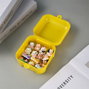 Caja de Inducción para Muñecas Pequeñas Hechas a Mano para Niños, de Plástico Antipolvo en Colores Caramelo, Calentable, para Joyas, Juguetes y Empaque de Loncheras - Product Image 1