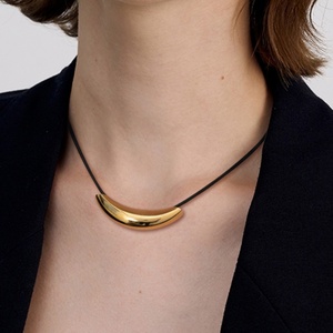 Collares de Moda en Acero Inoxidable con Baño de Oro Real de 18K PVD, Antideslustre, para Mujeres y Chicas - Product Image 2