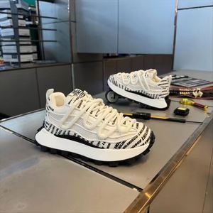 Chaussures de tennis sportives respirantes pour hommes, tendance 2025, design léger et premium, confortables et athlétiques - Product Image 5