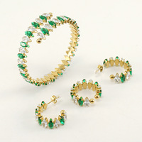 Ensemble de bijoux en acier inoxydable plaqué or 18 carats, comprenant un bracelet ouvert, une bague et des boucles d'oreilles en forme de C, ornés de zircone cubique colorée de forme marquise, étanches, 3 pièces pour femme