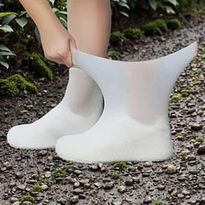 حذاء مطر مرن مقاوم للماء قابل لإعادة الاستخدام من السيليكون مانع للإنزلاق للسفر والمشي في الهواء الطلق - Product Image 1