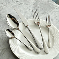 Ensemble de couverts en acier inoxydable de haute qualité pour hôtel, avec manche gravé, vaisselle de table, ensemble de couverts pour restaurant