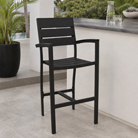 Ensemble de tables et chaises de restaurant toutes saisons, chaise de bar commerciale en aluminium, plastique et bois, tabouret de bar noir aspect teck avec accoudoirs