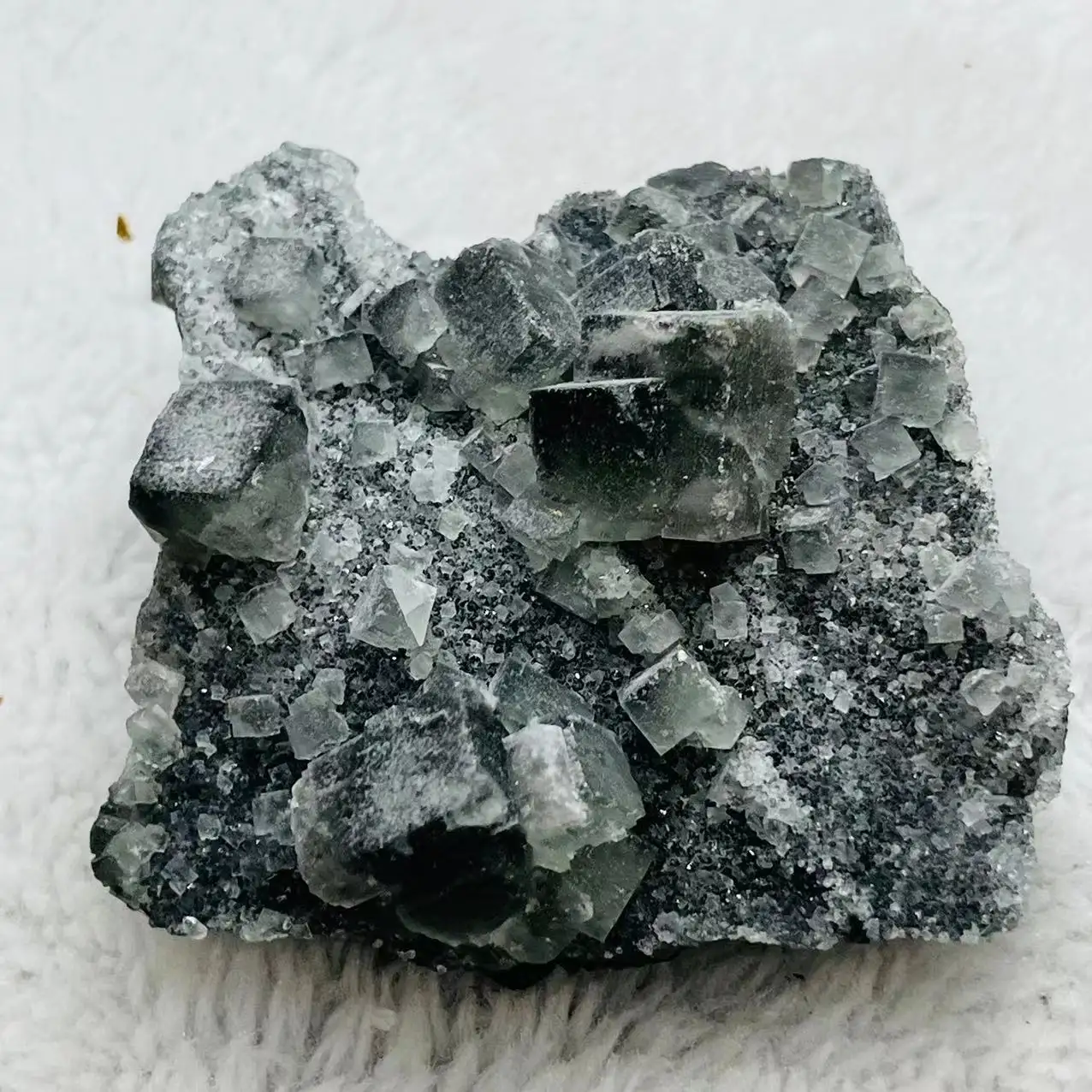 2023 New raw minerals rocks 100 kind of mineral specimen grey fluorite rough raw mineral specimen