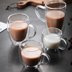 แก้วกาแฟสองชั้นพร้อมหูจับ แก้วชาเก็บความร้อน แก้วบอโรซิลิเกตคุณภาพสูง ภาชนะเครื่องดื่มสำหรับใช้ในบ้าน - Product Image 1