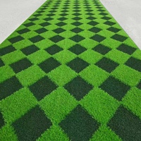 Tapis d'herbe artificielle PP ignifuge durable à motif imprimé personnalisé, design 3D gaufré pour aménagement paysager et green de golf