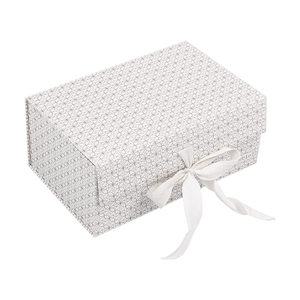 White packaging boxes custom logo giftbox with magnetic close gift box folding paper box