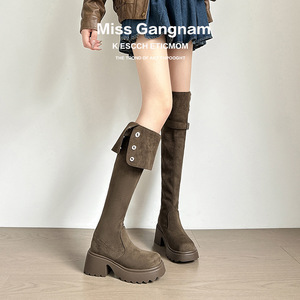 Botas de mujer de ante marrón por encima de la rodilla con correa de hebilla y botones metálicos, tacón de bloque grueso, punta redonda, estilo casual y a la moda. - Product Image 3