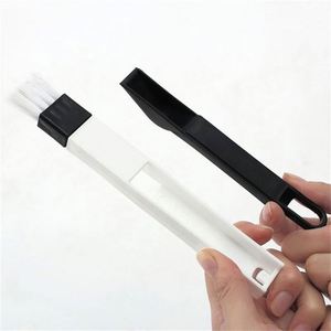 Brosse de nettoyage multifonctionnelle 2-en-1 pour fenêtres, portes et claviers, avec tête en microfibre et manche en plastique - Product Image 2