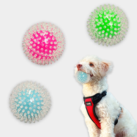 Vente directe usine, jouets interactifs pour chiens en gros, balles à picots, jouets couineurs anti-ennui en TPR de haute qualité, 3,54 pouces