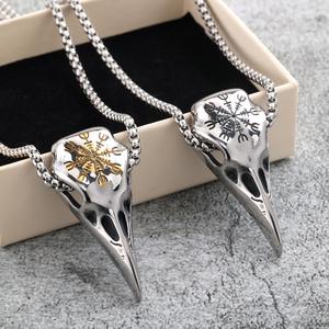 Collar de Acero Inoxidable con Colgante de Cabeza de Cuervo y Brújula Vikinga, Joyería Unisex para Regalo - Product Image 1