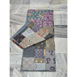 Drap de lit matelassé en soie Kambhadiya, patchwork Kantha indien vintage fait main, motifs uniques, style bohème, vêtements d'occasion - Product Image 6