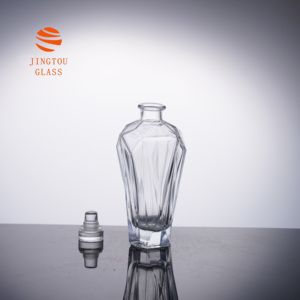 Bouteille à vin en verre cristallin taillé au diamant <span class=keywords><strong>haut</strong></span> <span class=keywords><strong>de</strong></span> <span class=keywords><strong>gamme</strong></span> <span class=keywords><strong>de</strong></span> 250 ml, idéale pour le brandy, le whisky et le <span class=keywords><strong>gin</strong></span> - Product Image 4