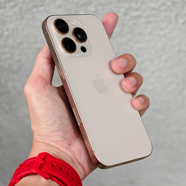 99% Unlocked Original for IPhone16 Pro Max 5G Smartphone 128GB 256GB IOS System Celulares I Phone 16 Pro Max Version US