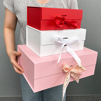 Boîte cadeau pliable à fermeture magnétique mate avec ruban à nœud, logo personnalisé, boîte en papier pliable pour cadeaux d'entreprise et cosmétiques