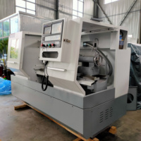 Torno CNC Horizontal de Bancada Plana CK6150*1000 de Servicio Ligero, 2 Ejes, Portaherramientas de 4 Estaciones, Pieza de Trabajo de 1000 mm, Sistema de Control FANUC