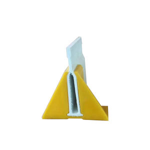 Poutre de soutien en plastique renforcé de fibre de verre pultrudé pour la construction de cages de mise bas dans les élevages de porcs - Product Image 2