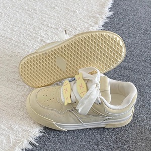 Nuevos zapatos versátiles de estilo chino - Zapatos de plataforma para la temporada de primavera y otoño de 2026 - Zapatos blancos de suela gruesa - Product Image 2