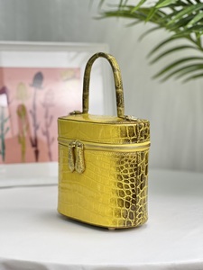 Sac seau personnalisable en cuir de crocodile 100 % authentique – Sac de luxe de créateur 3-en-1 : épaule, bandoulière et poignée supérieure |   Sac à main OEM - Product Image 3