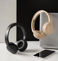Headset Nirkabel Klasik Serbaguna Efek Suara Kustom Baterai 50 Jam Tahan Air IPX4 Koneksi Dua Perangkat Ponsel