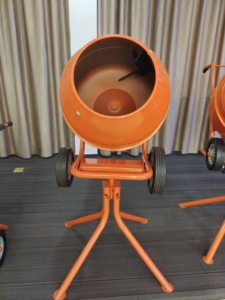 Mezcladora de Concreto Portátil Profesional, Motor de <span class=keywords><strong>Gasolina</strong></span> de 2.5 HP, Capacidad de 5 Pies Cúbicos, Suministro de Agua Manual, Fácil Mantenimiento, 1 Año de Garantía XH - Product Image 2