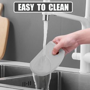 Raspador de silicona de grado alimenticio para encimera, con borde curvo y flexible, juego de 2, gris y naranja - Product Image 3