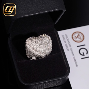 แหวนเพชรทรงหัวใจฝังเพชรแบบไมโครเพฟเต็มวง ได้รับการรับรองจาก IGI ดีไซน์หรูหรา วงหนา วัสดุเงินแท้ 925 เหมาะสำหรับงานเลี้ยงค็อกเทล - Product Image 1