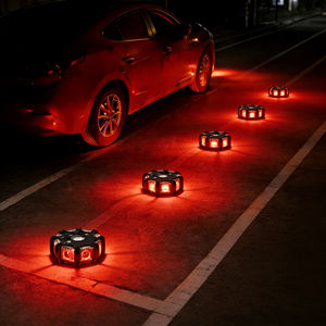 Luces de Advertencia LED Recargables, Paquete de 8, IP67, con 7 Modos, Imán Incorporado, Sincronización Inalámbrica para Seguridad en Carreteras en Emergencias - Product Image 1