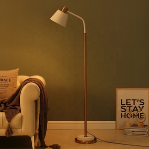 Lampe sur <span class=keywords><strong>pied</strong></span> en aluminium de style nordique avec lumière à intensité variable, design luxueux - Product Image 3