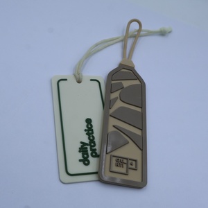 Étiquette en caoutchouc personnalisée avec logo, étiquette de bagage en silicone 3D avec logo en relief, patch, étiquette, porte-clés, étiquette en silicone, étiquette en PVC - Product Image 4