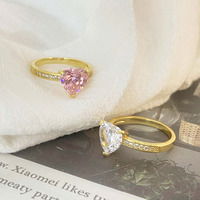Bague de fiançailles solitaire pour femme en laiton rhodié et plaqué or 14 carats avec diamant CZ serti griffe – Style tendance pour anniversaire de mariage