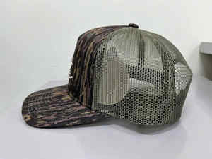 หมวกแก๊ปทรงทรัคเกอร์ 5 แฉก ลายพรางดิจิทัล พิมพ์ลายตามสั่ง ผลิตในเวียดนาม หมวกสำหรับล่าสัตว์ ปักโลโก้ตามสั่ง หมวกตาข่ายแฟชั่นแบบ Snapback - Product Image 4