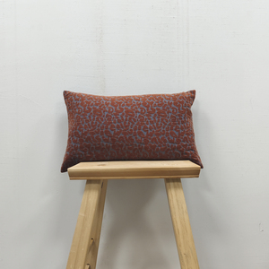 Funda de Almohada de Mezclilla Lavada con Diseño de Corazón de Chenilla Jacquard de 30*50CM, Fundas de Cojín de Algodón y Mezclilla, Fundas de Almohada Modernas de Estilo Rústico - Product Image 3