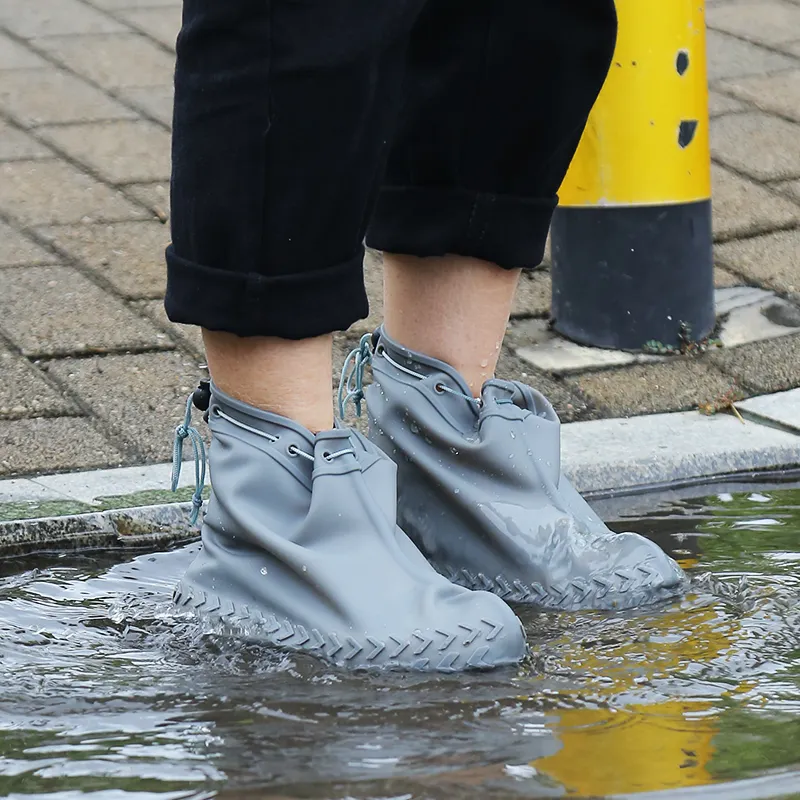 ที่คลุมรองเท้าซิลิโคนกันน้ำใช้ซ้ำได้สำหรับผู้หญิงผู้ชายรองเท้ากันฝน