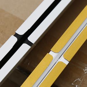 Grille de plafond polyvalente avec profilé de fixation et profilé métallique pour système de plafond suspendu professionnel - Product Image 6