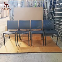 Chaises de salle à manger empilables contemporaines nordiques avec dossier carré en plastique pour la maison, le bureau et l'ameublement domestique