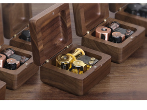 Caja de música de madera de mano Vintage, regalos para amante, <span class=keywords><strong>novio</strong></span>, novia, marido, esposa, caja de música de madera - Product Image 5