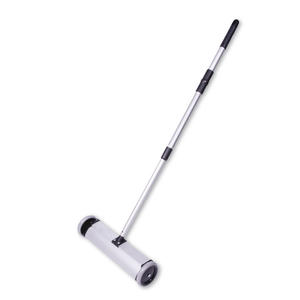 Balai magnétique Ttake 2,3 m en fibres synthétiques argentées et noires, outil de nettoyage pour terrasse extérieure - Product Image 1