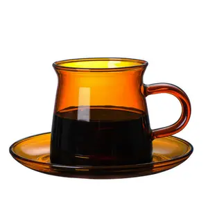 प्रकाश लक्जरी अरबी तुर्की एस्प्रेसो कॉफी 220ml ग्लास कप और तश्तरी चाय का सेट उपहार के लिए होटल पार्टी घर सजावट