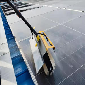 Machine de nettoyage de panneaux solaires avec perche télescopique alimentée en eau, outil de lavage automatique de modules photovoltaïques (PV) pour toitures, portable - Product Image 5