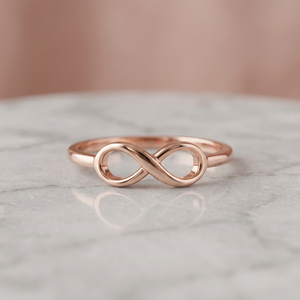 Charme Infini Bague en laiton plaqué or avec symbole de l'infini - Product Image 2